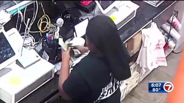 220422_World_Famous_employee_stealing_ti