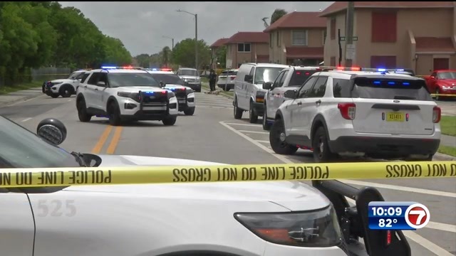 Man airlifted after drive-by shooting in Miami Gardens – WSVN 7News