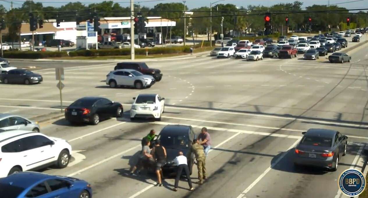 Good Samaritans in Boynton Beach help driver suffering medical episode ...