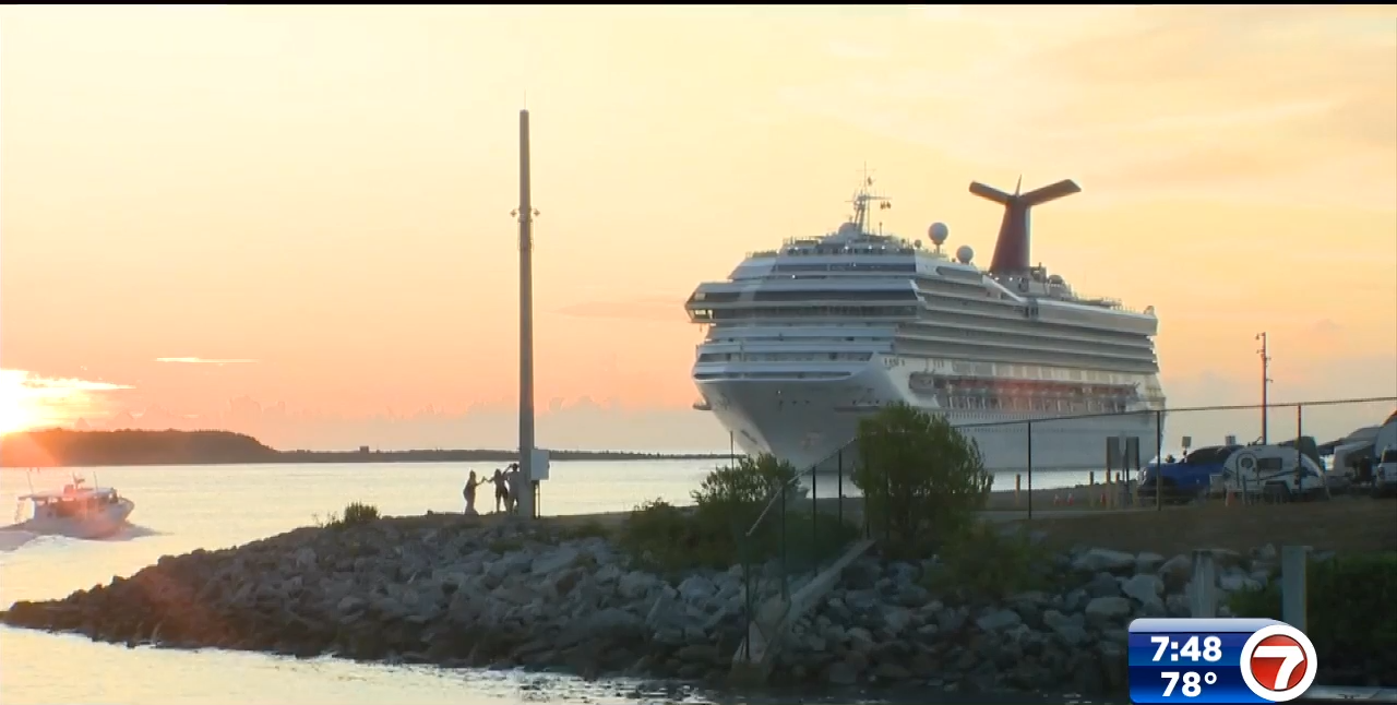 Passengers arrive safely to Port Canaveral after Carnival Cruise ship