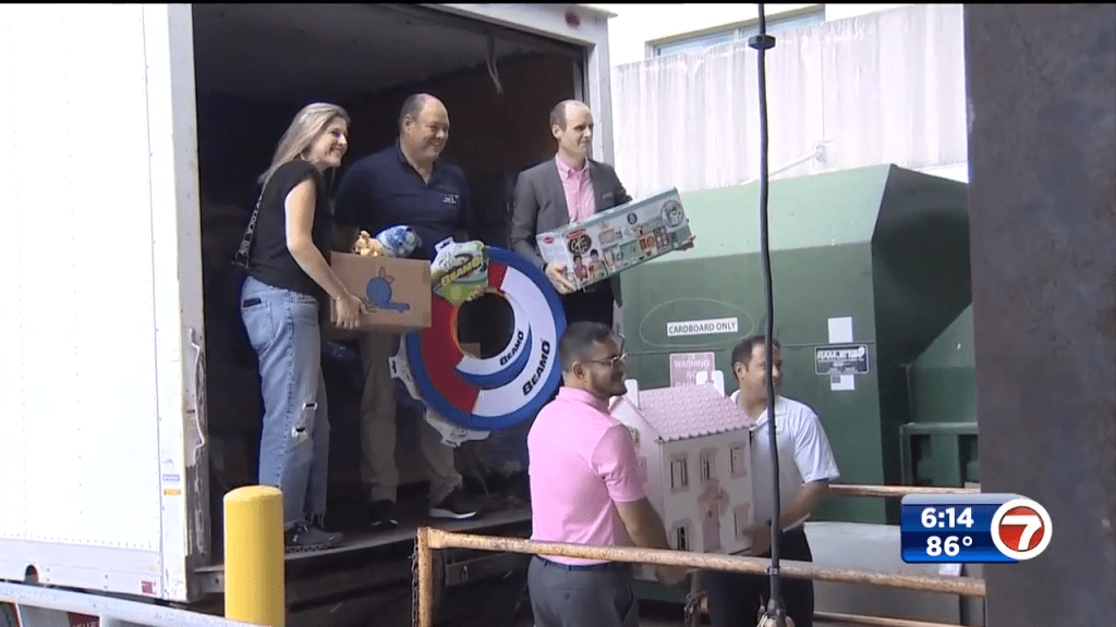 Thousands of toys donated to Joe DiMaggio Children’s Hospital in Hollywood - WSVN 7News | Miami News, Weather, Sports | Fort Lauderdale