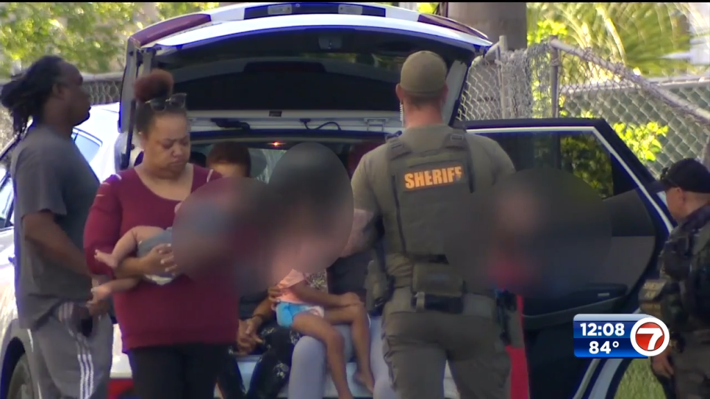 Police investigate apparent murdersuicide in Tamarac, 4 children