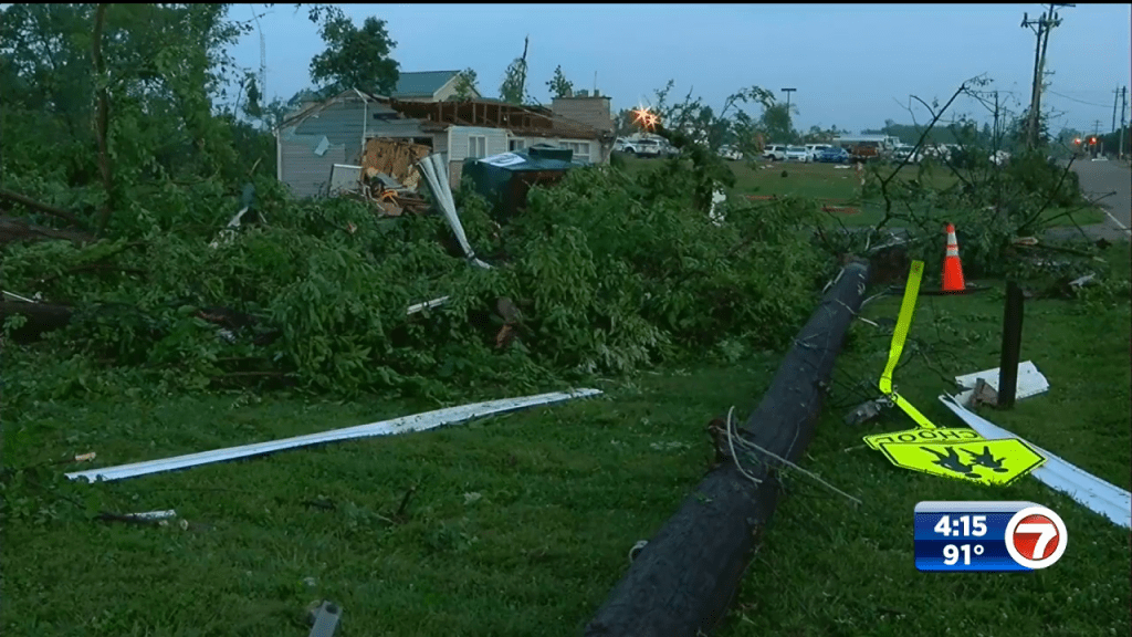 Possible tornado causes significant damage in Ohio town, displacing