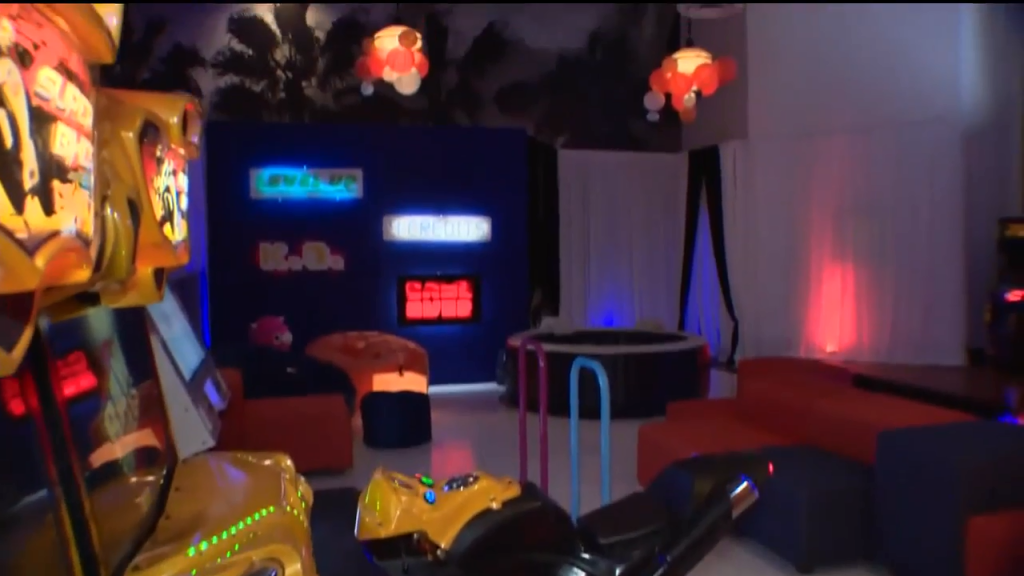 Dave and Busters in Miami offers chance to win VIP experience with complementary food, drinks and more – WSVN 7News | Miami News, Weather, Sports