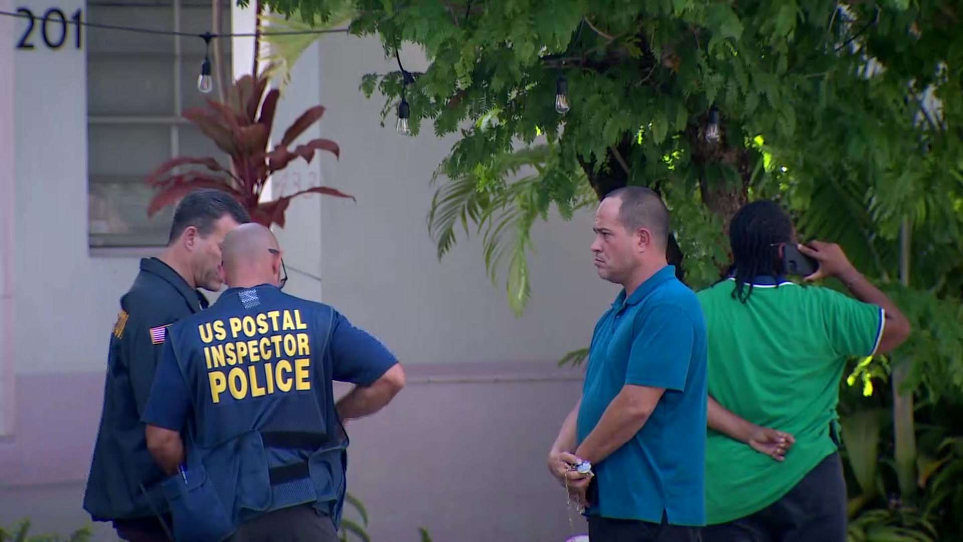 Letter carrier robbed at gunpoint for master keys in Miami - WSVN 7News ...