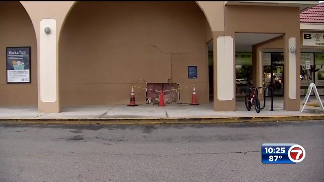 Driver hits wall of Dollar Tree in SW Miami-Dade, flees; no injuries – WSVN 7News | Miami News, Weather, Sports