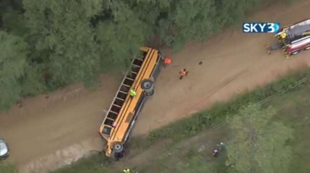 8-students-injured-after-south-carolina-school-bus-crashes-wsvn-7news