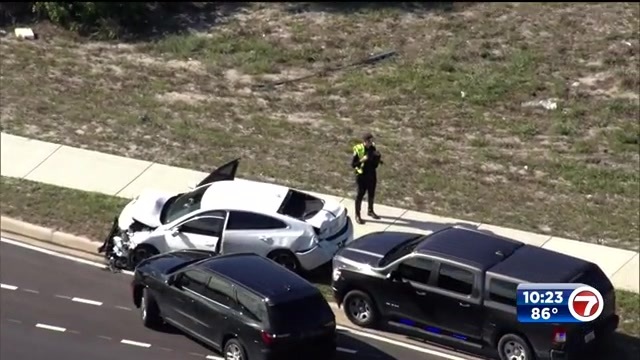 2 armed robbery suspects in custody after police chase across Broward ...