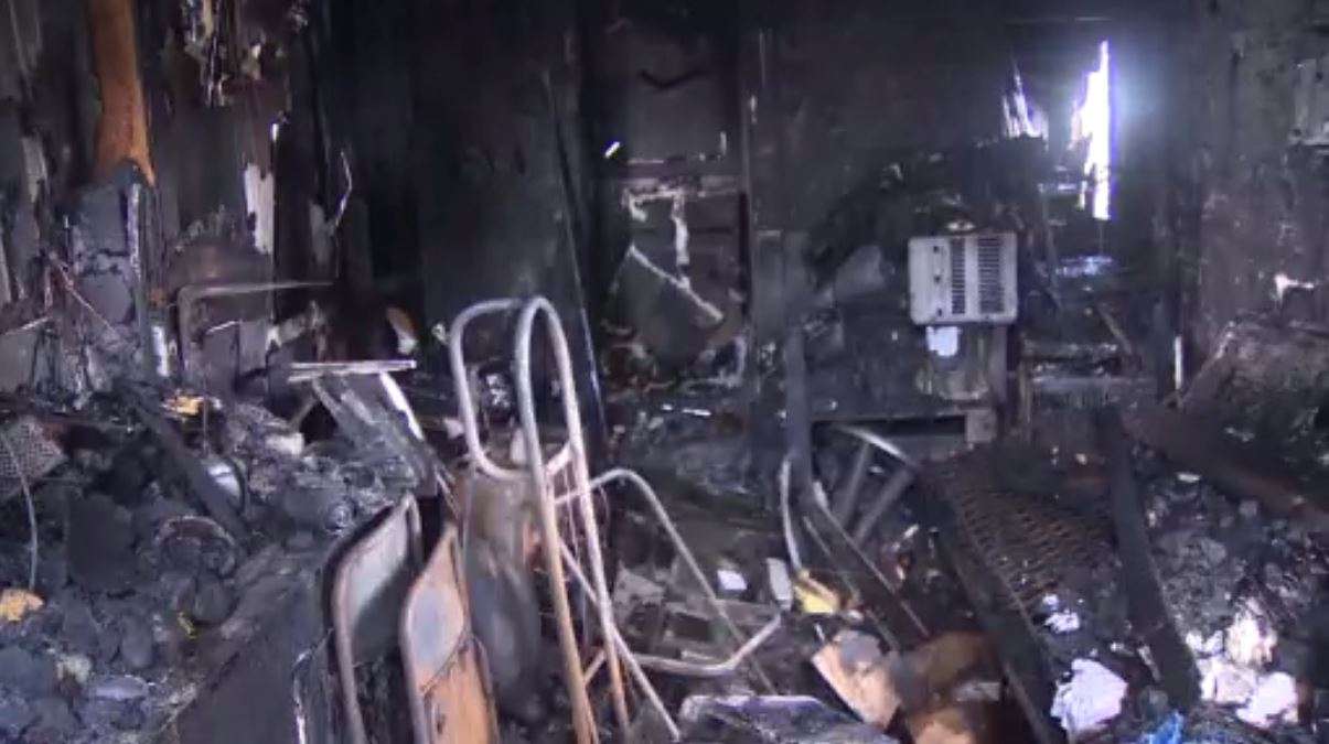 5 OK after mobile home catches fire in NW Miami-Dade - WSVN 7News ...