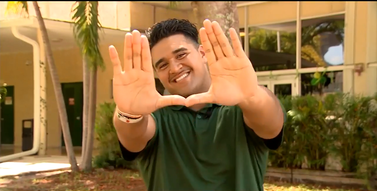 high-school-football-player-follows-path-of-dwayne-johnson-wsvn-7news