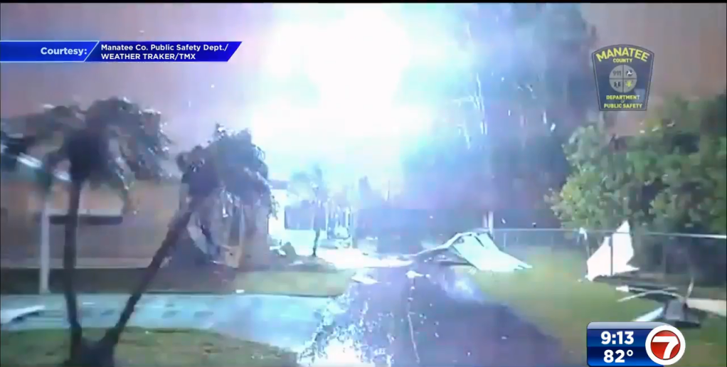 Tornado touches down on mobile home parks in Manatee County WSVN