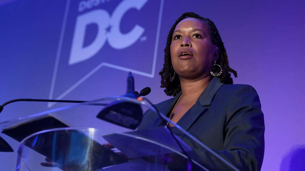 DC mayor declares public emergency over migrant arrivals from Arizona ...