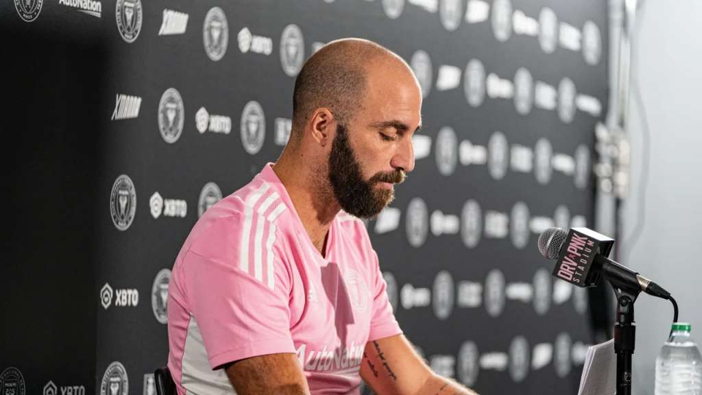 Gonzalo Higuaín to retire at finish of MLS time at age 34