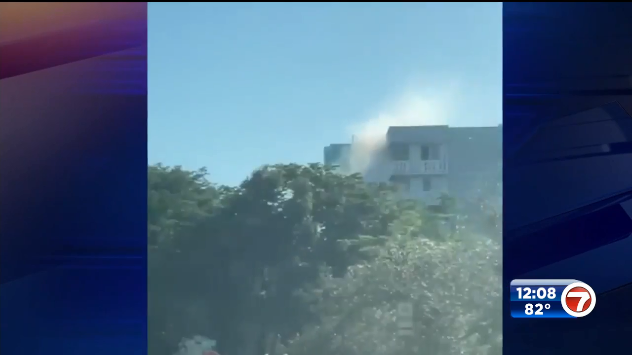 Fire breaks out at condo building in Hollywood - WSVN 7News | Miami ...