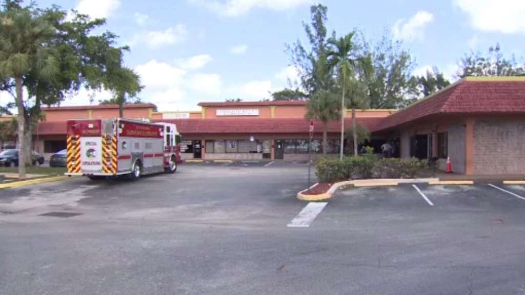Small gas leak at Lauderhill restaurant prompts evacuation at shopping