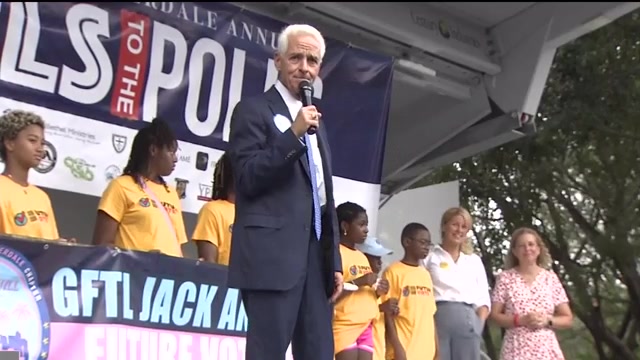 Crist, Demings stump for support in South Florida on last day of early voting