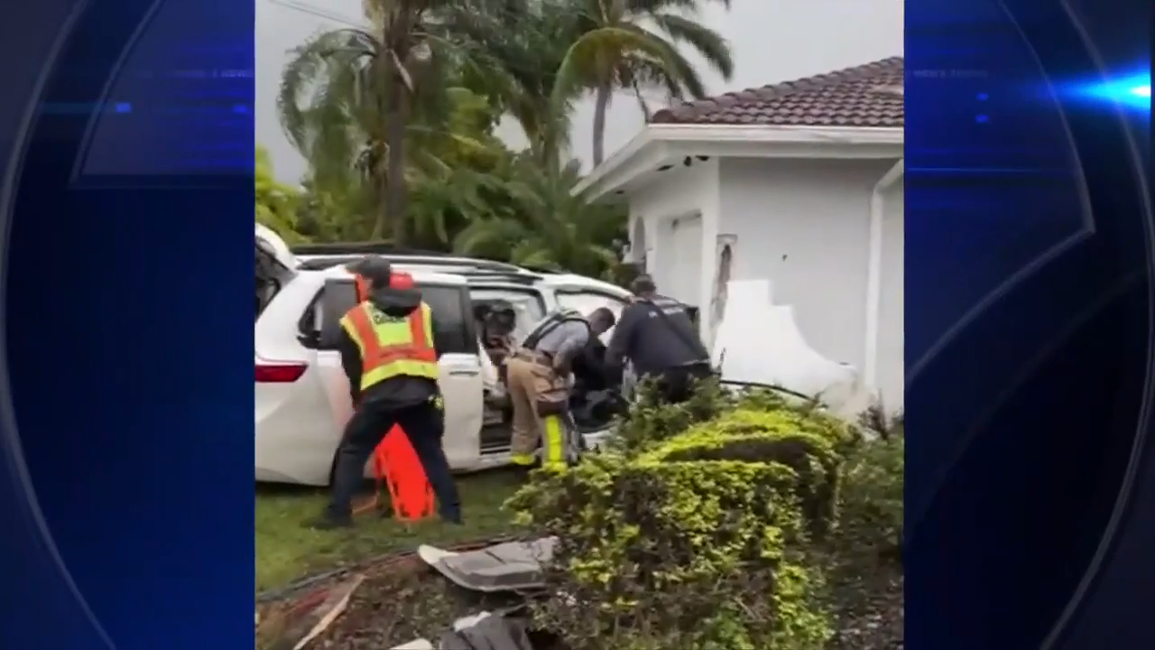 2 teens transported after car crashes into home in Southwest Miami-Dade ...