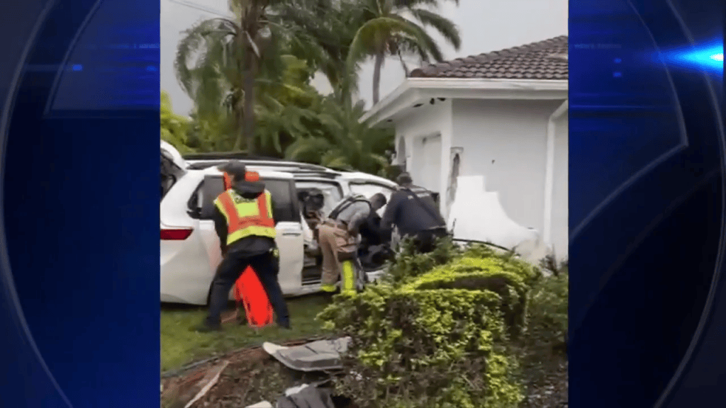 2 teens transported after car crashes into home in Southwest Miami-Dade ...