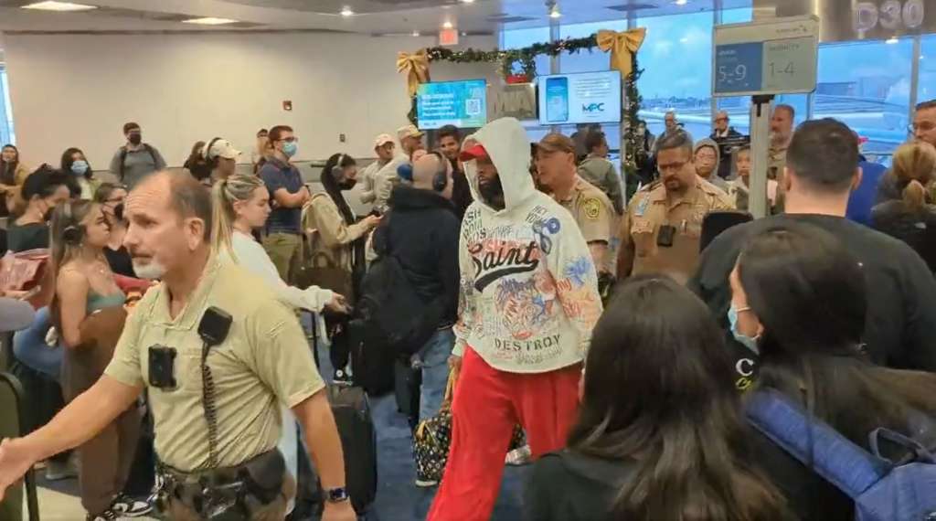 NFL no cost agent Odell Beckham Jr. taken off aircraft at MIA