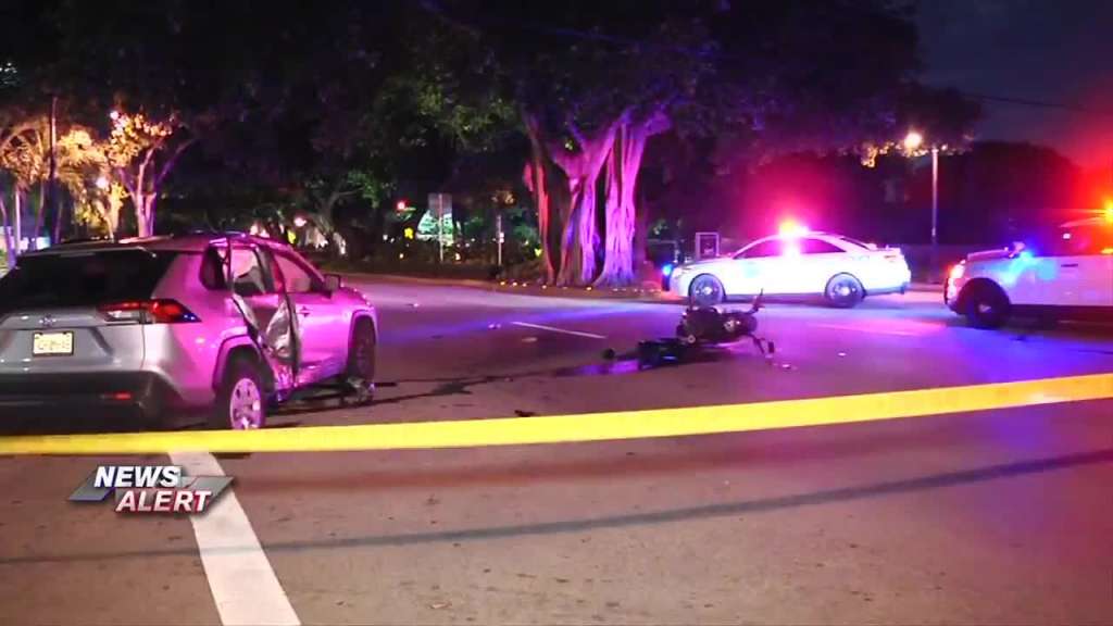 Motorcyclist crashes into car in Miami; 1 hospitalized – WSVN 7News | Miami News, Weather, Sports