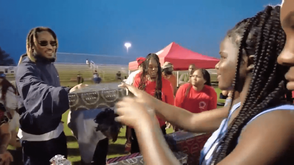 Rapper Future and Miami Commissioner Christine King give out presents in Little Haiti – WSVN 7News | Miami News, Weather, Sports