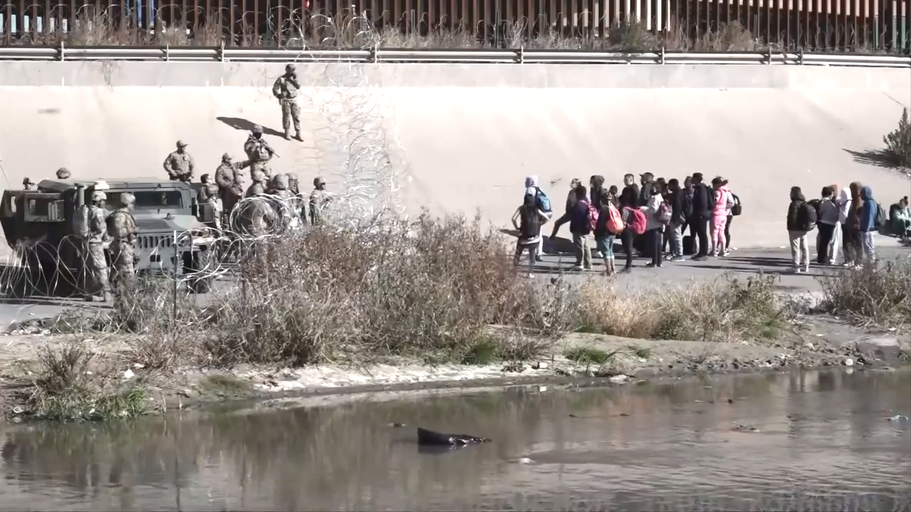 Tens of thousands wait at border for asylum limits to end - WSVN 7News ...