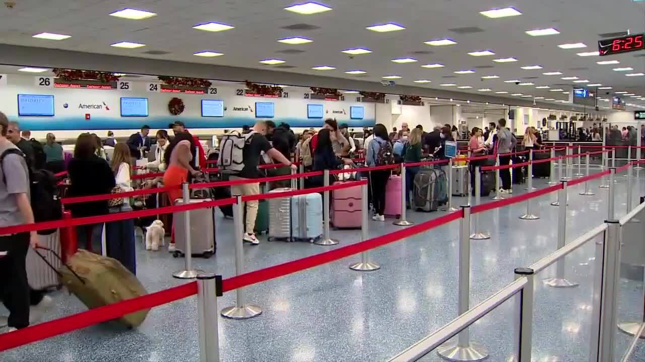 US flight cancellations on Christmas Day top 3,100 WSVN 7News Miami