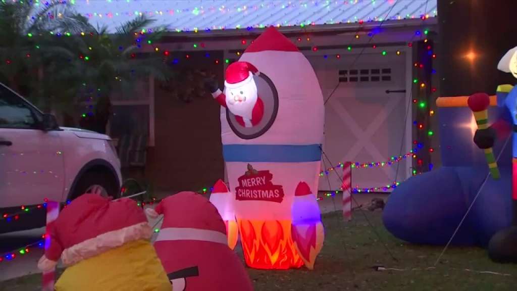Florida teen shows off his Christmas inflatable collection WSVN 7News Miami News, Weather