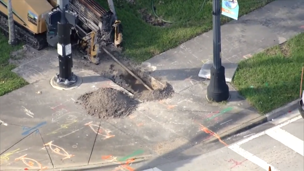 Crews work to fix underground gas leak in Lauderdale Lakes WSVN 7News