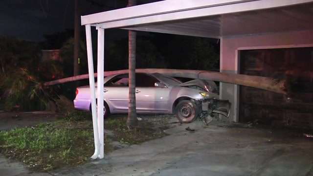 Driver hospitalized after crashing into Hollywood home - WSVN 7News ...