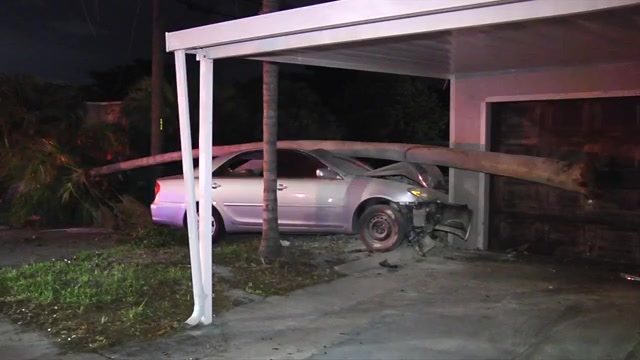 Driver Hospitalized After Crashing Into Hollywood Home Wsvn 7news