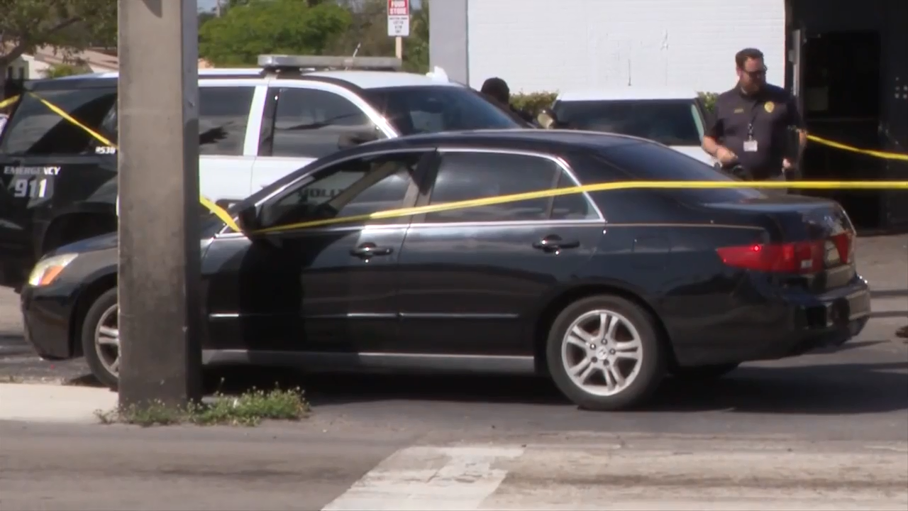 Driver hospitalized after being shot in Hollywood - WSVN 7News | Miami ...