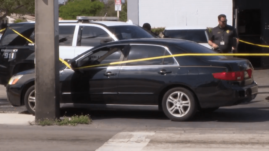 Driver hospitalized after being shot in Hollywood – WSVN 7News Miami