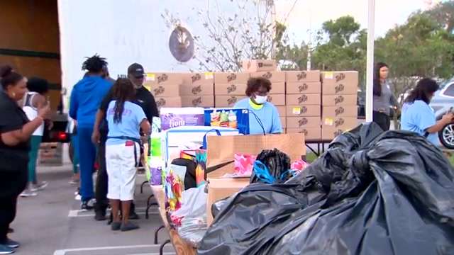 Supply drive held for families displaced after Miami Gardens apartment ...