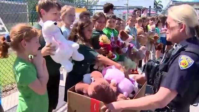 Fort Lauderdale schoolchildren collect teddy bears for nonprofit ...