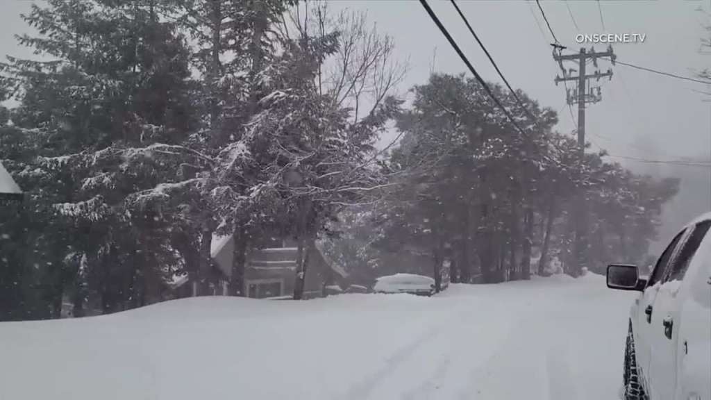 Snow, rain slam California as Michigan suffers without power WSVN