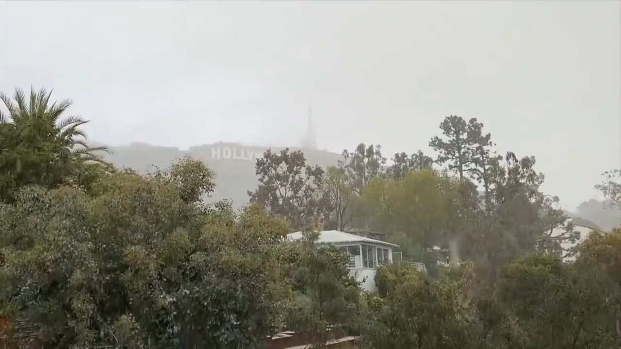 Snow falls in Los Angeles area, 1,000s still without power WSVN 7News