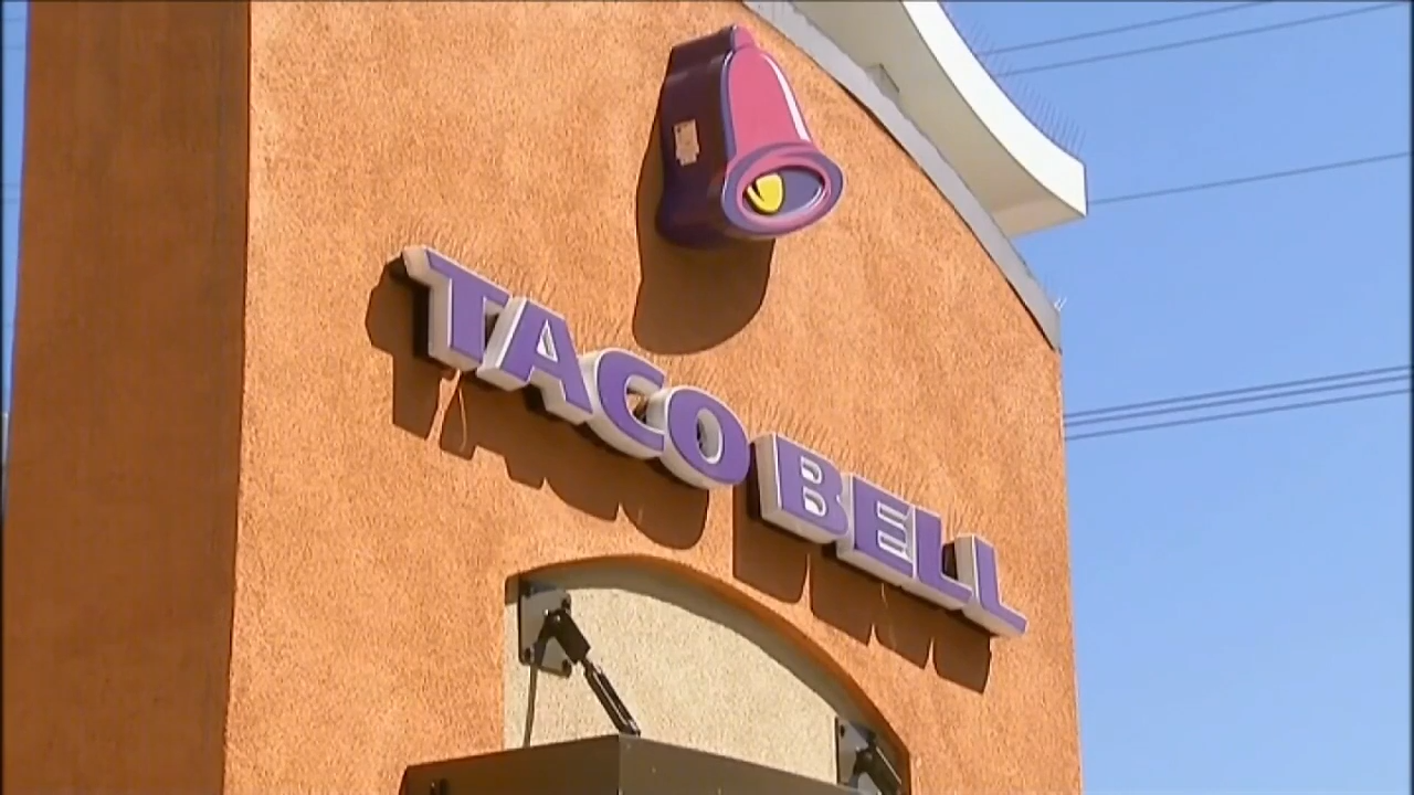 Taco Bell brings again ‘Steal a Base, Steal a Taco’ campaign for Environment Series – WSVN 7News | Miami Information, Weather, Sports activities | Fort Lauderdale