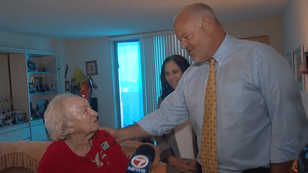 South Florida organization serves Holocaust survivors with Passover meals - Vimarsana News