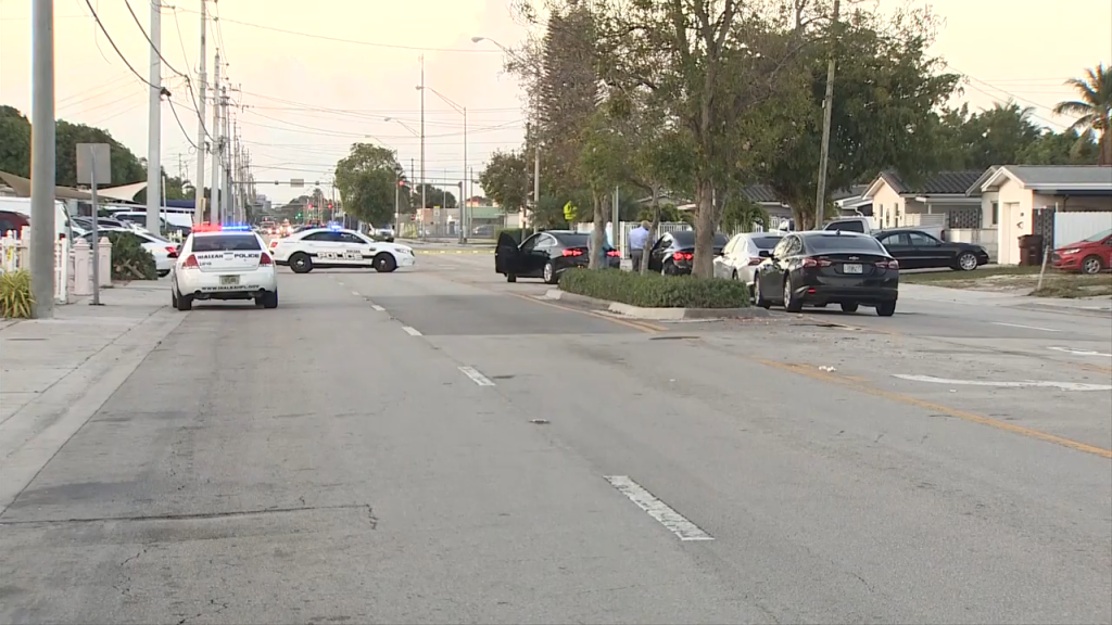 Hialeah Police investigating neighborhood after possible stabbing
