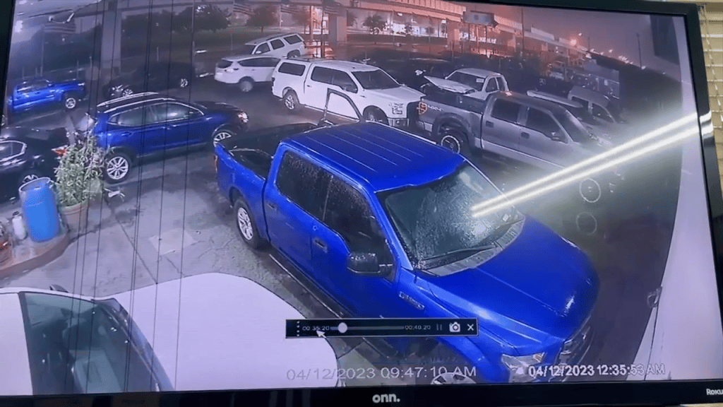 Crooks caught on camera stealing cars from NW Miami-Dade dealership ...