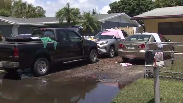 Fort Lauderdale residents impacted by historic floods on edge as rain returns; FEMA director says progress made - Vimarsana News