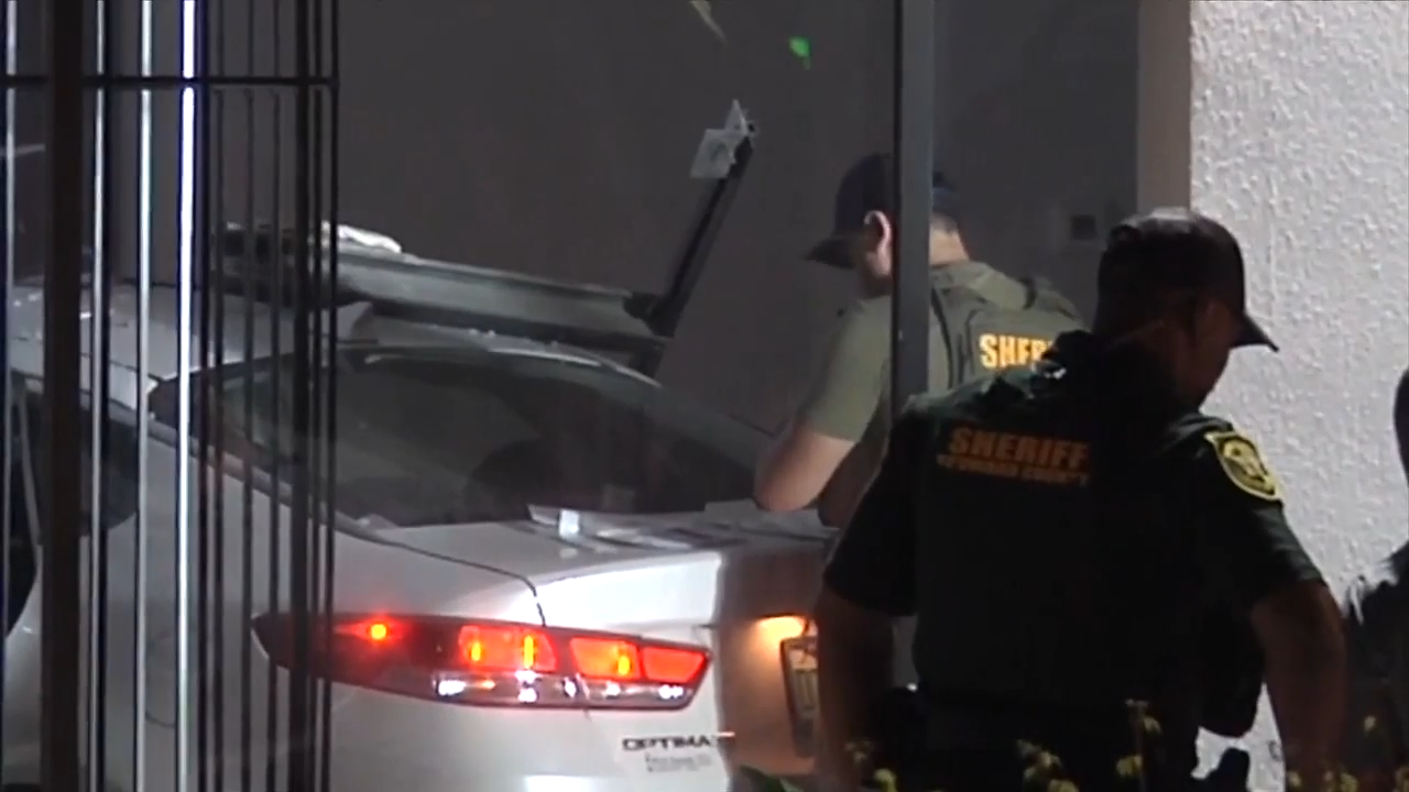 Burglars crash into Pompano Beach business attempting to steal guns ...
