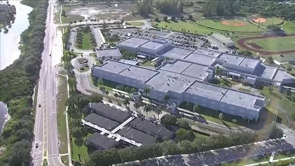 BSO determine no threat after reports of bomb at Everglades High School in Miramar BSO determine no threat after reports of bomb at Everglades High School in Miramar