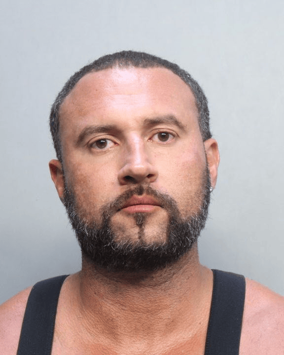 Man arrested after fleeing crash site in taxi on Miami highway - WSVN ...
