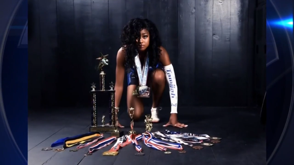 Dillard High School senior receives full scholarship for exceptional achievements Dillard High School senior receives full scholarship for exceptional achievements