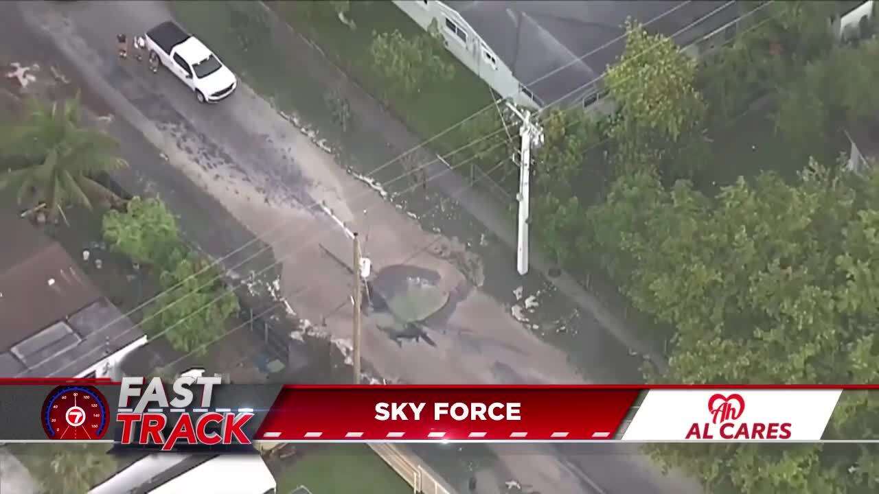 Crews repair broken water main in Pembroke Pines - WSVN 7News | Miami ...