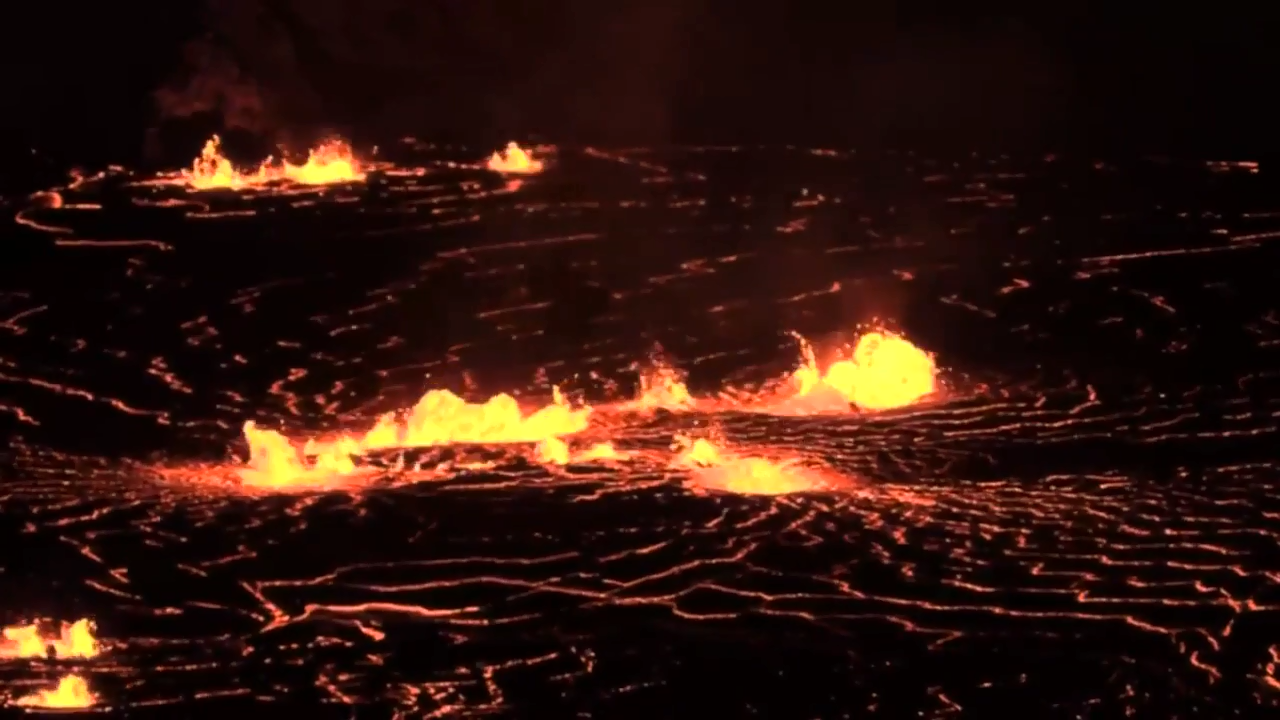 As tourists flock to view volcano’s latest eruption, Hawaii urges