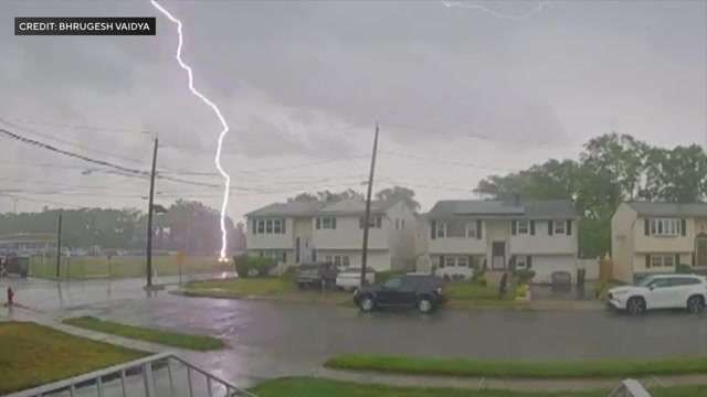 Worker struck by lightning in New Jersey revived by police officer - WSVN 7News | Miami News, Weather, Sports - Vimarsana News
