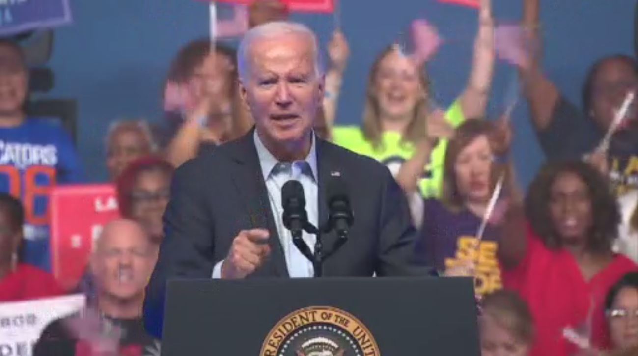 Biden strikes economic populist tone during campaign rally before exuberant union members WSVN 7News Miami News Weather Sports Fort Lauderdale Biden strikes economic populist tone during campaign rally before exuberant union members WSVN 7News Miami News Weather Sports Fort Lauderdale